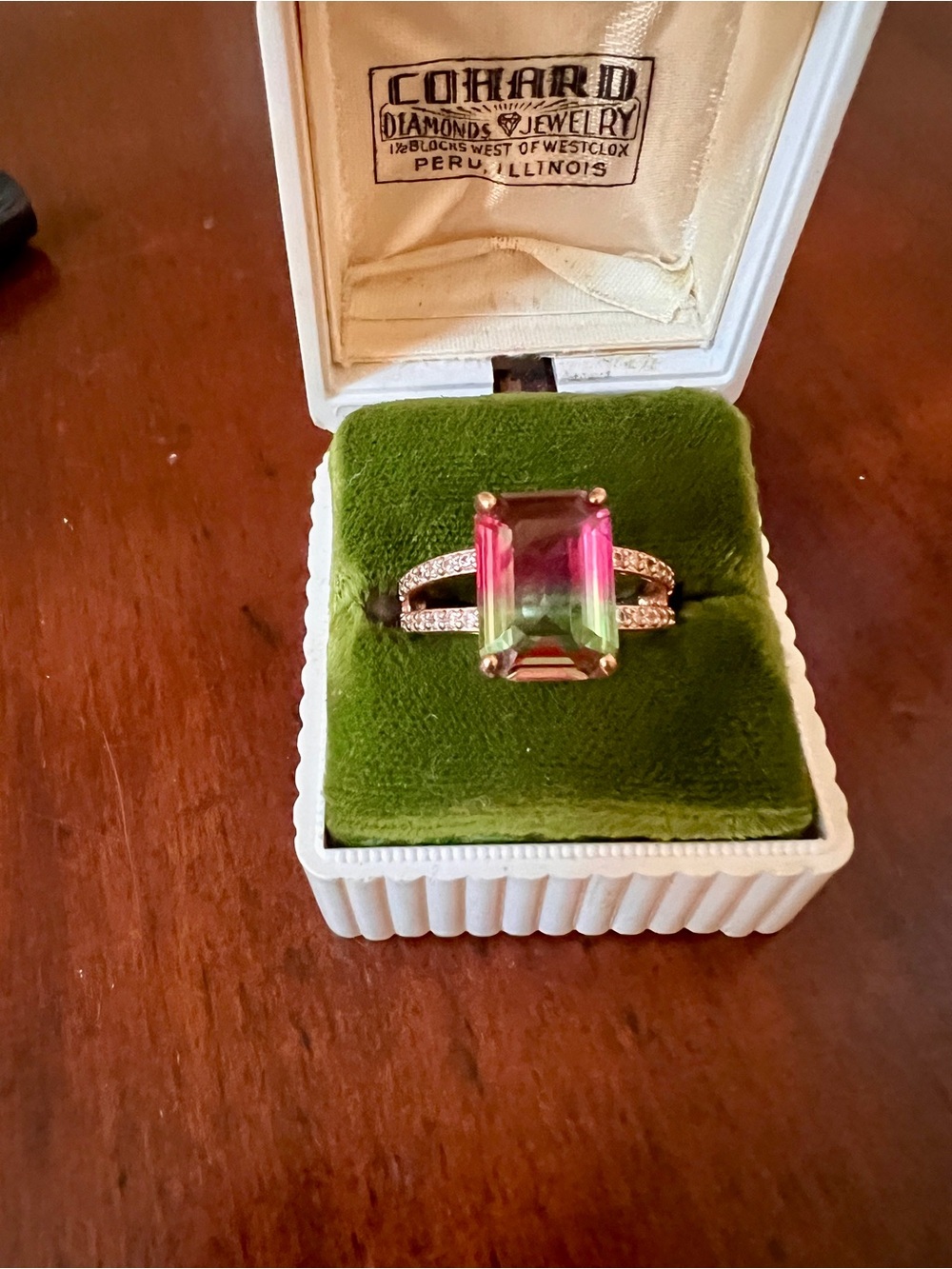 Vintage size 9 faux bi color tourmaline and crystal gold tone ring